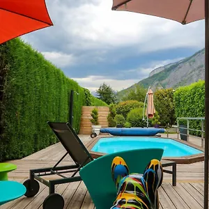 D'hotes Chez Dom Saint-Jean-de-Maurienne